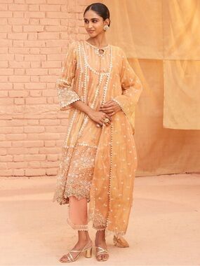 Banarsi shimmer high quality tissue pakistani Kurta set. 4 pcs. bust 23